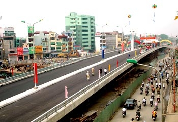 Hà Nội lần đầu xây đường trên cao để giảm ùn tắc