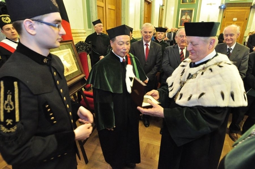 Giáo sư Tiến sĩ Nguyễn Văn Giảng – Tiến sĩ Danh dự Học Viện Mỏ - Luyện kim AGH Krakow