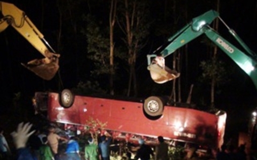 Lào Cai: Xe khách lao vực 7 người chết: Lỗi do lái xe