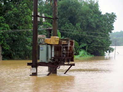Hà Tĩnh: Hãi hùng sự cố lũ tràn đập thuỷ điện Hố Hô