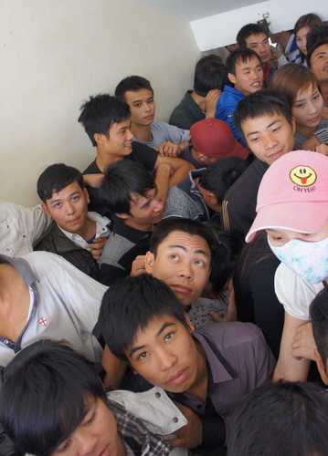 Hàng ngàn người rồng rắn đăng ký kiểm tra tiếng Hàn!