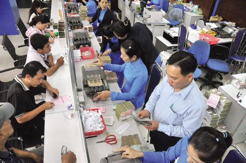 Lãi suất “gánh” lỗ đầu tư