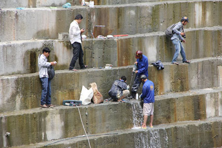 Ngành điện thể hiện tài năng, người dân ít học gãi đầu