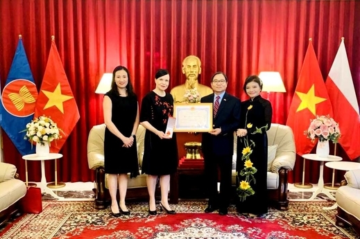 Trao Huân chương Hữu nghị cho nguyên Đại sứ Ba Lan tại Việt Nam