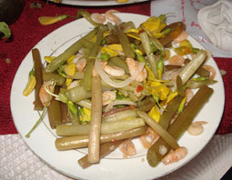 Gỏi bông súng - món ngon đồng quê