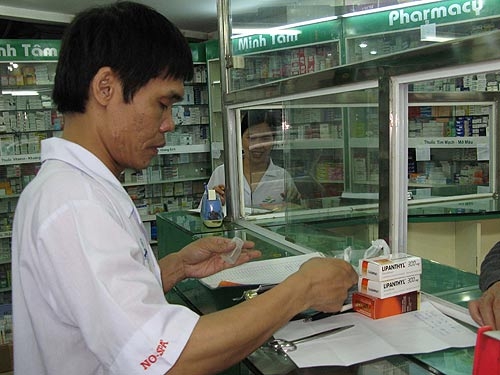 Thuốc âm thầm tăng giá