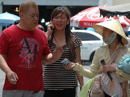 Du lịch... đuổi khách