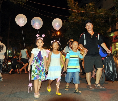 Nhộn nhịp Trung thu phố cổ