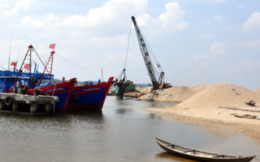 Bí thư Quảng Ngãi 'thấy có lỗi' khi người dân chặn quốc lộ