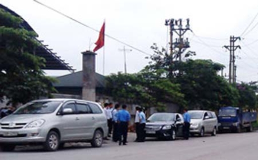 Chuyện lạ: Ngân hàng rủ nhau đi 'mắc võng' khách hàng