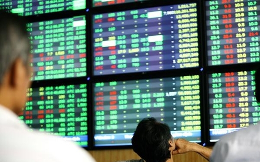 Thời khát tiền và nỗi đau cổ phiếu thưởng