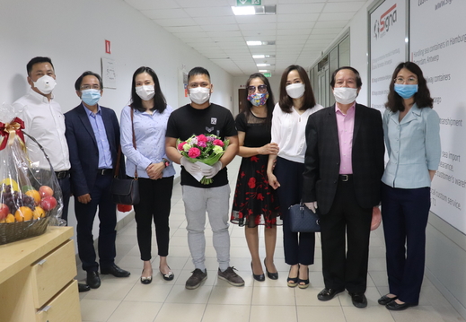 Thăm một số bệnh nhân Covid-19 đã khỏi bệnh và hết hạn cách ly.