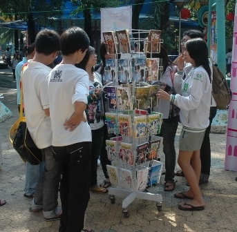 Tranh cãi xung quanh truyện tranh "ngược"