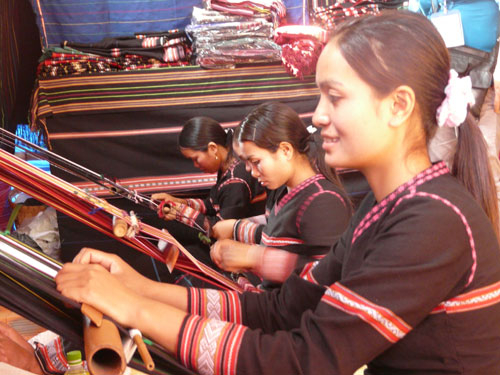 Hồn người phố núi trong nhịp cồng chiêng