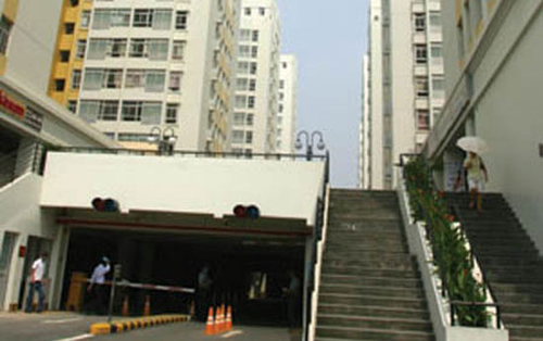 Nhộn nhịp gửi tiền vào... đất