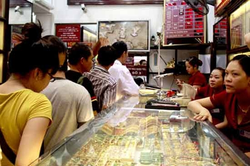 Giữ vàng hộ dân: Nên hay không?