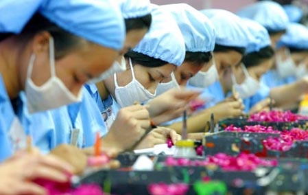 Giữ tiền trong túi DN, nền kinh tế có lợi hơn?