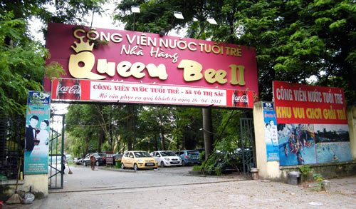 Ôtô, hàng quán, siêu thị... băm nát công viên