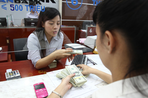 Chênh lệch lãi suất nội - ngoại tệ quá lớn