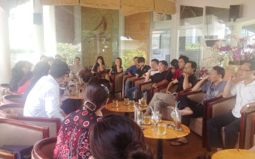 Kiện vì chung cư chậm xây