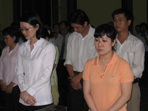Vết nhơ trên chiếc blouse