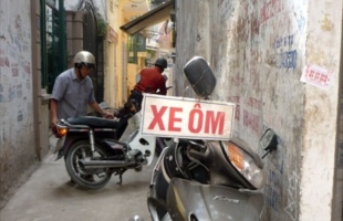 Xe ôm, rau xanh, thịt, cá "xin trợ cấp" vì xăng tăng