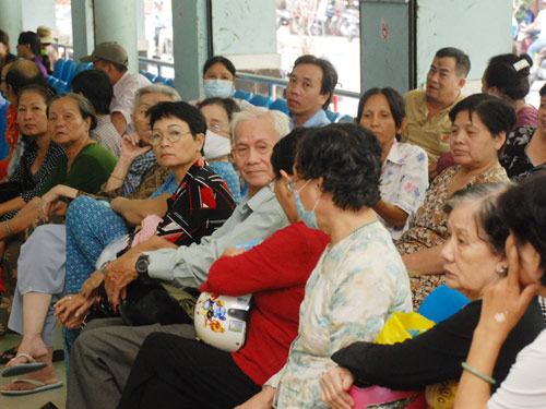 Viện phí tăng, chất lượng không tăng