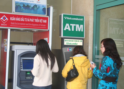 Phí ATM, cho em xin!