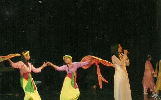 NGUYỄN HOÀNG MINH THẢO – Thí sinh cuộc thi “Liên hoan tiếng hát truyền hình toàn quốc Sao Mai” 2013 khu vực Châu Âu