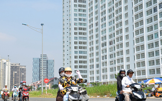 Khóc cười mua nhà qua “cò”
