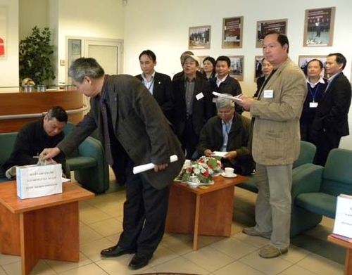 Cộng đồng Việt Nam tại Ba Lan quyên góp ủng hộ đồng bào Ba Lan bị thiệt hại do lũ lụt,