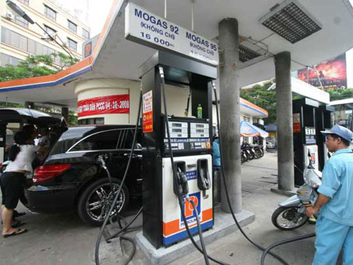 Lỗ hơn 2.600 tỉ đồng, Petrolimex xin "cơ chế đặc biệt"