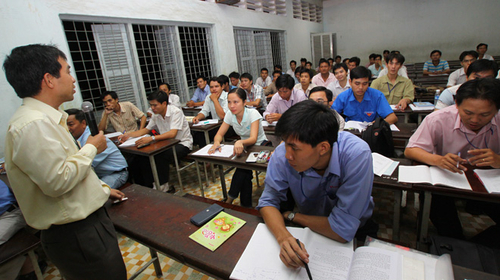 Trả lại sứ mệnh thực cho tại chức