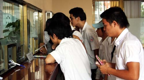 Đẻ ra nhiều khoản để tăng tiền trường