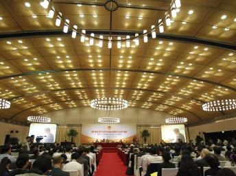ADB cảnh báo nạn lạm phát và vốn đầu tư nóng tại châu Á