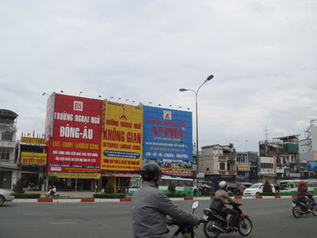 Sài Gòn "ngan ngát" Trung tâm ngoại ngữ