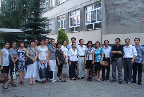 Đoàn công tác của Bộ giáo dục  thăm và làm việc với trường tiếng Việt Lạc Long Quân