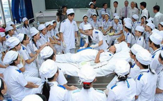 Khi “thánh đường” y khoa bị vấy bẩn