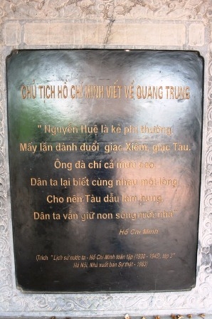 Đục bỏ Văn bia yêu nước và hàng nghìn điểm 0 môn lịch sử