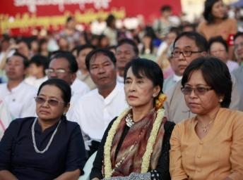 Bà Aung San Suu Kyi chính thức đăng ký ứng cử vào Quốc hội