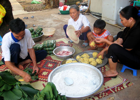 Quà quê Tết ấm lòng người tha hương