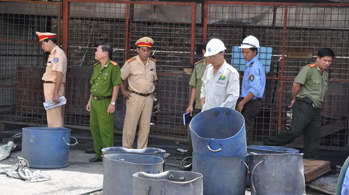 Nhà máy vàng Bồng Miêu bị đập phá