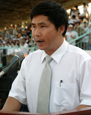 Vấn đề của bóng đá Việt Nam: Được ăn, được nói…