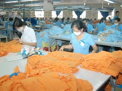 Hàng Việt đừng “tự bắn vào chân mình”