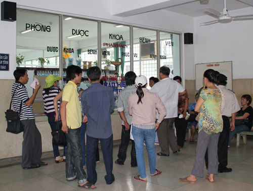 Cần biện pháp mạnh để kìm giá thuốc