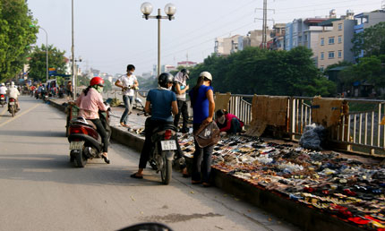 Giao thông Hà Nội: Như chốn vô luật pháp
