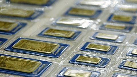 Chứng khoán và bất động sản, 'ai quyến rũ' hơn