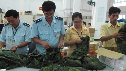 Nghi vấn về lô hàng quân trang xuất khẩu sang Úc