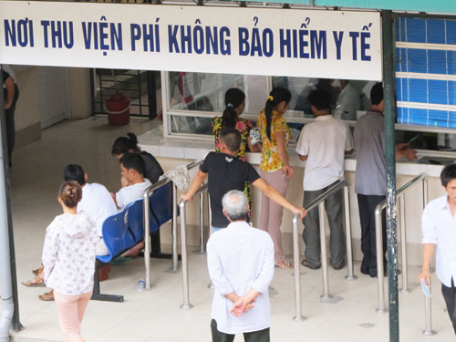 Viện phí mới: Bên nào cũng kêu