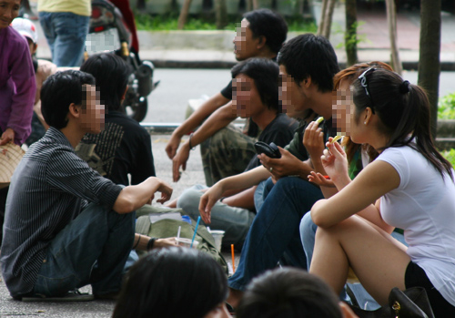 "Ngọng líu ngọng lô” thanh niên phố cổ